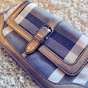 EUC Authentic Burberry Metallic Shimmer Wristlet